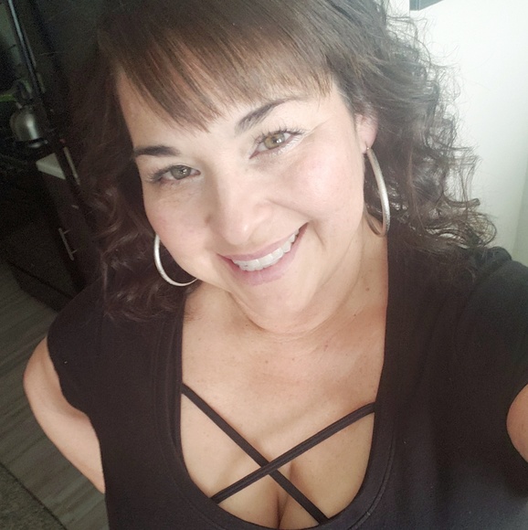 Meet your Posher, Karen - Picture 4 of 4